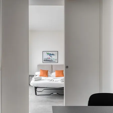 Large Milan's Navigli - 5 Gu... Apartament